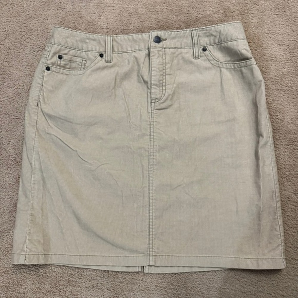 L.L. Bean Women's Corduroy Mini Skirt Size 12P Tan Preppy Normalcore Casual‎